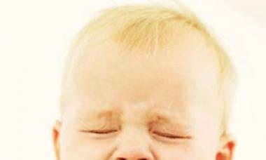Comment traiter le muguet sur la langue d'un bébé ?